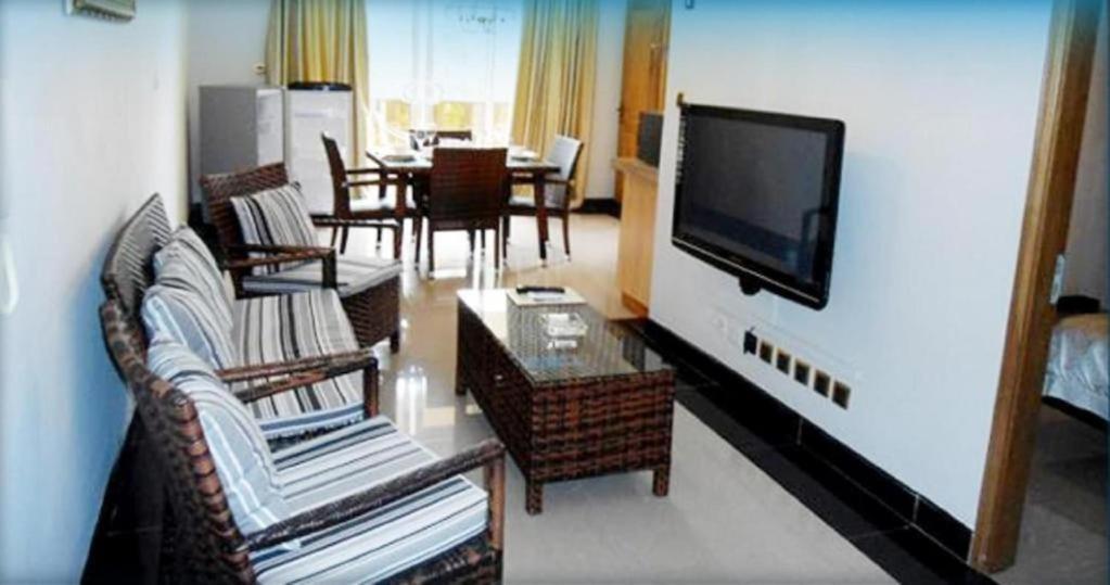 Pereybere Apartment With Breakfast And Private Balcony Pereybere Beach ภายนอก รูปภาพ