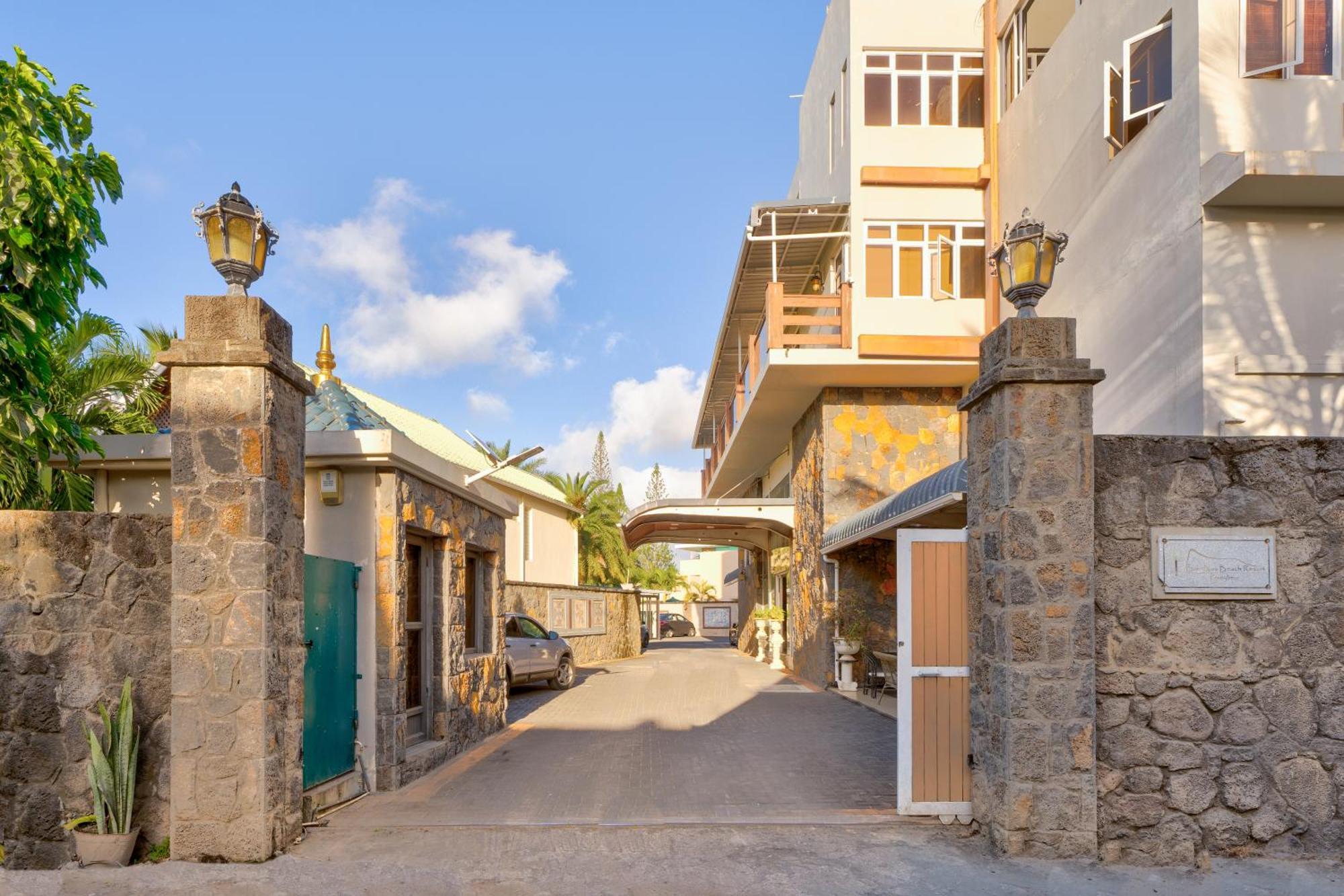 Pereybere Apartment With Breakfast And Private Balcony Pereybere Beach ภายนอก รูปภาพ