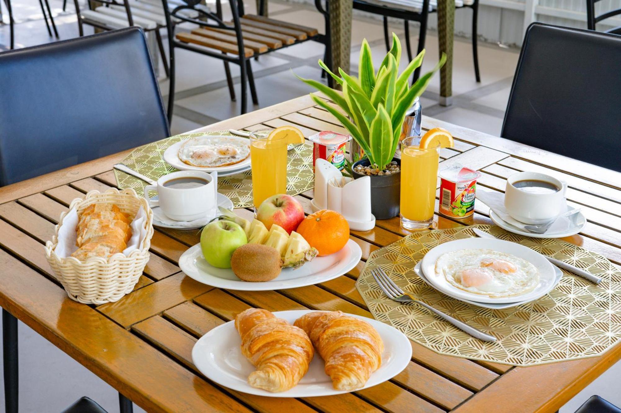 Pereybere Apartment With Breakfast And Private Balcony Pereybere Beach ภายนอก รูปภาพ